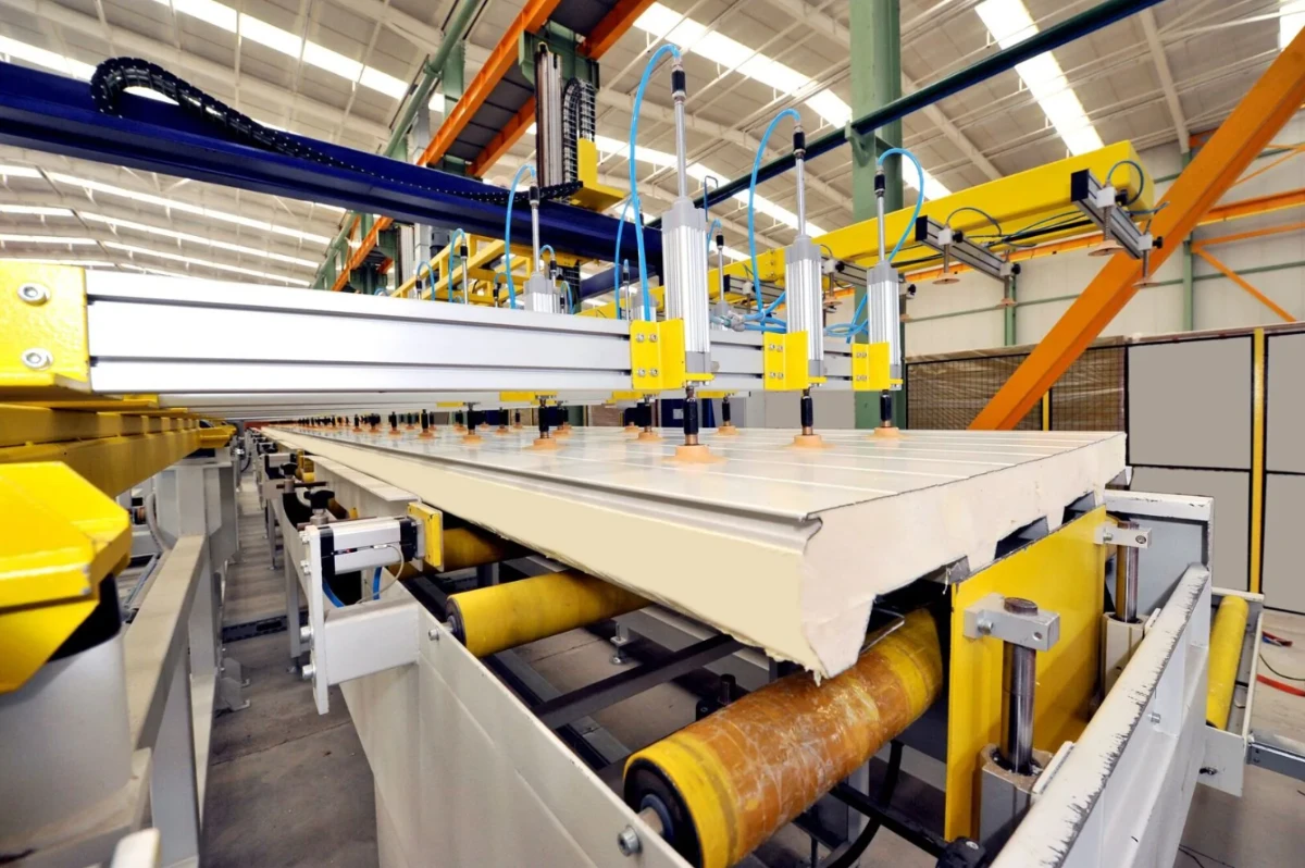 ultra-low temperature cold storage warehouse with insulated panels
