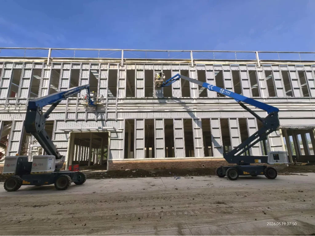 Entrepôt et atelier à structure métallique