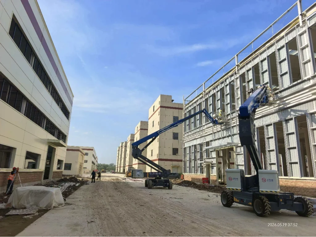 Entrepôt et atelier à structure métallique