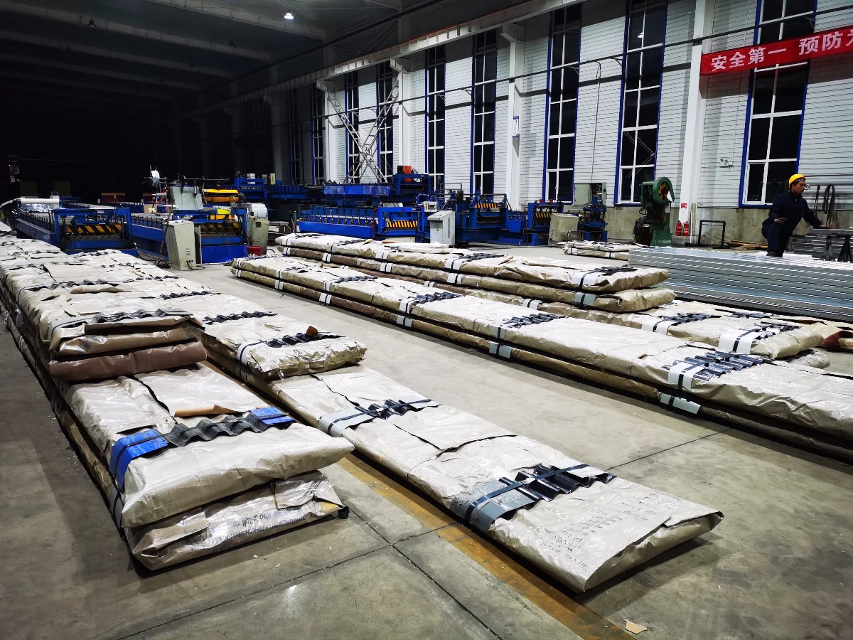 Steel structure commercial building components packed for export