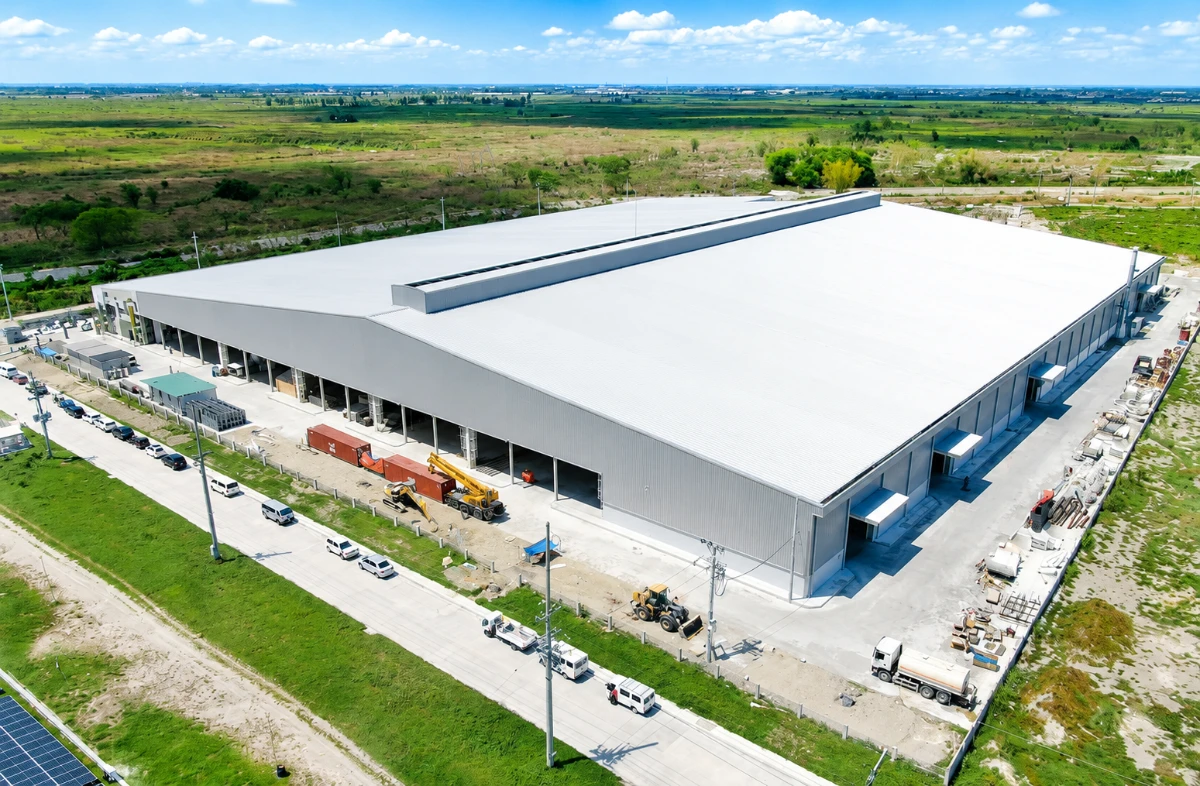 Large steel structure warehouse exterior