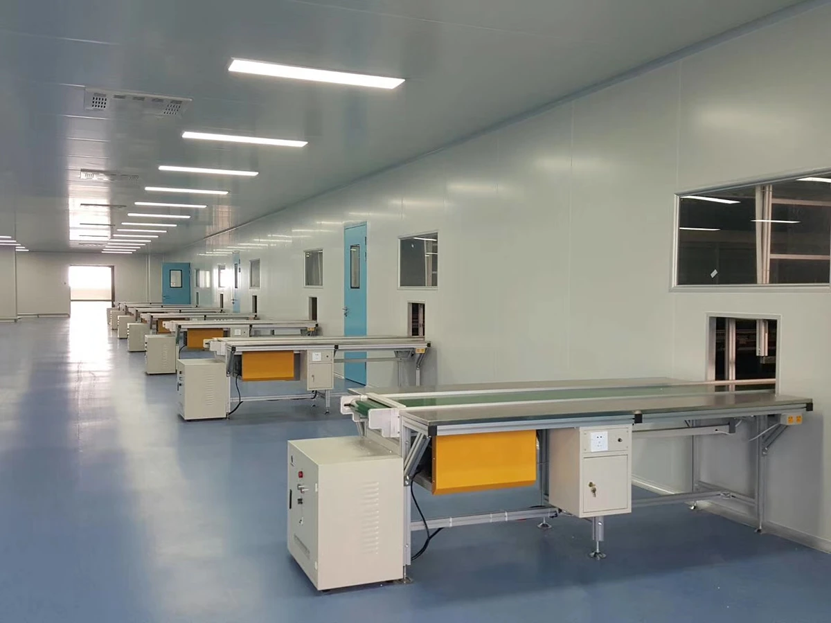 Cleanroom view window wall with flush double-glazed panels