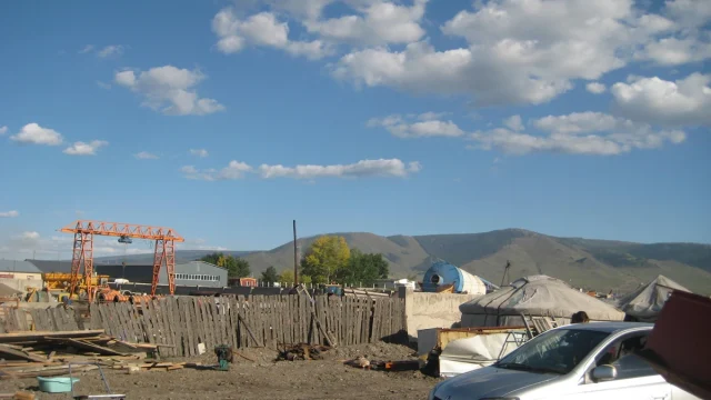 Durée de construction d'un bâtiment en acier sur un chantier de structure métallique rapide
